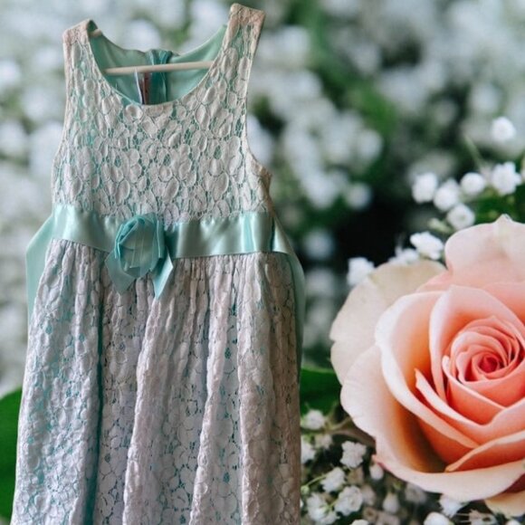 Jessica Ann Floral Lace Dress - Picture 7 of 12